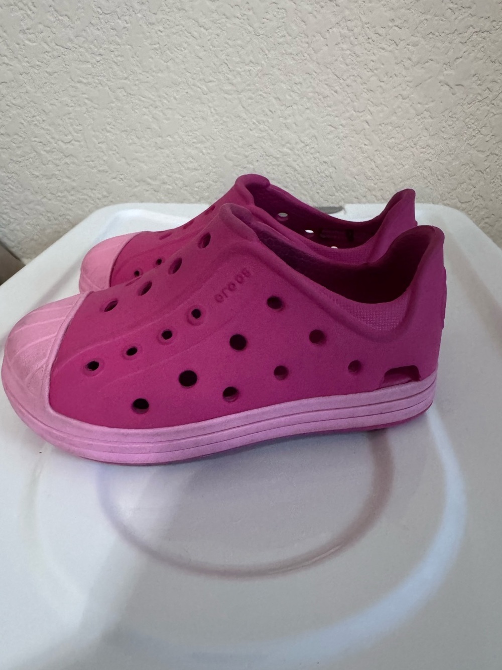 CROCS Bump It Clog Kids Lightweight Two Tone Pink Slip-On C6 /toddler baby - Picture 2 of 8